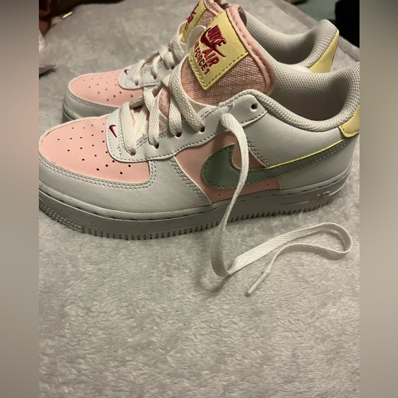 Nike Air Force 1 - Picture 8 of 9